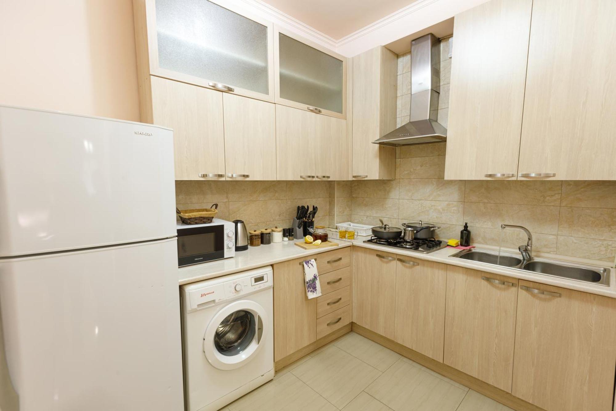 Stay Inn Apartments At Yekmalyan Street เยเรวาน ภายนอก รูปภาพ